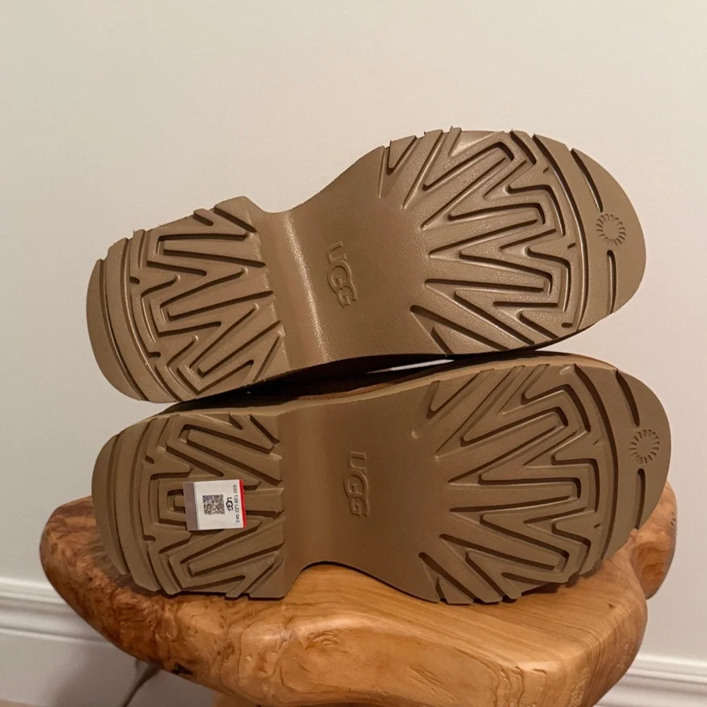 NWOT UGG CLASSIC TWIN SEAM NEW HEIGHTS - Picture 8 of 9